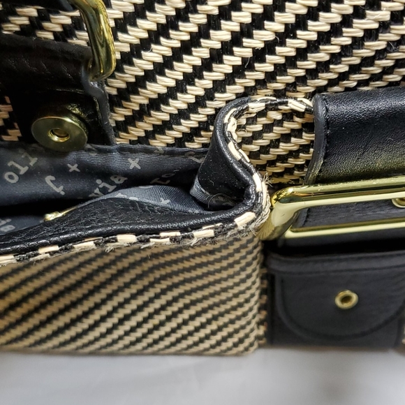 Olivia + Joy Shoulder Bag - Picture 4 of 16